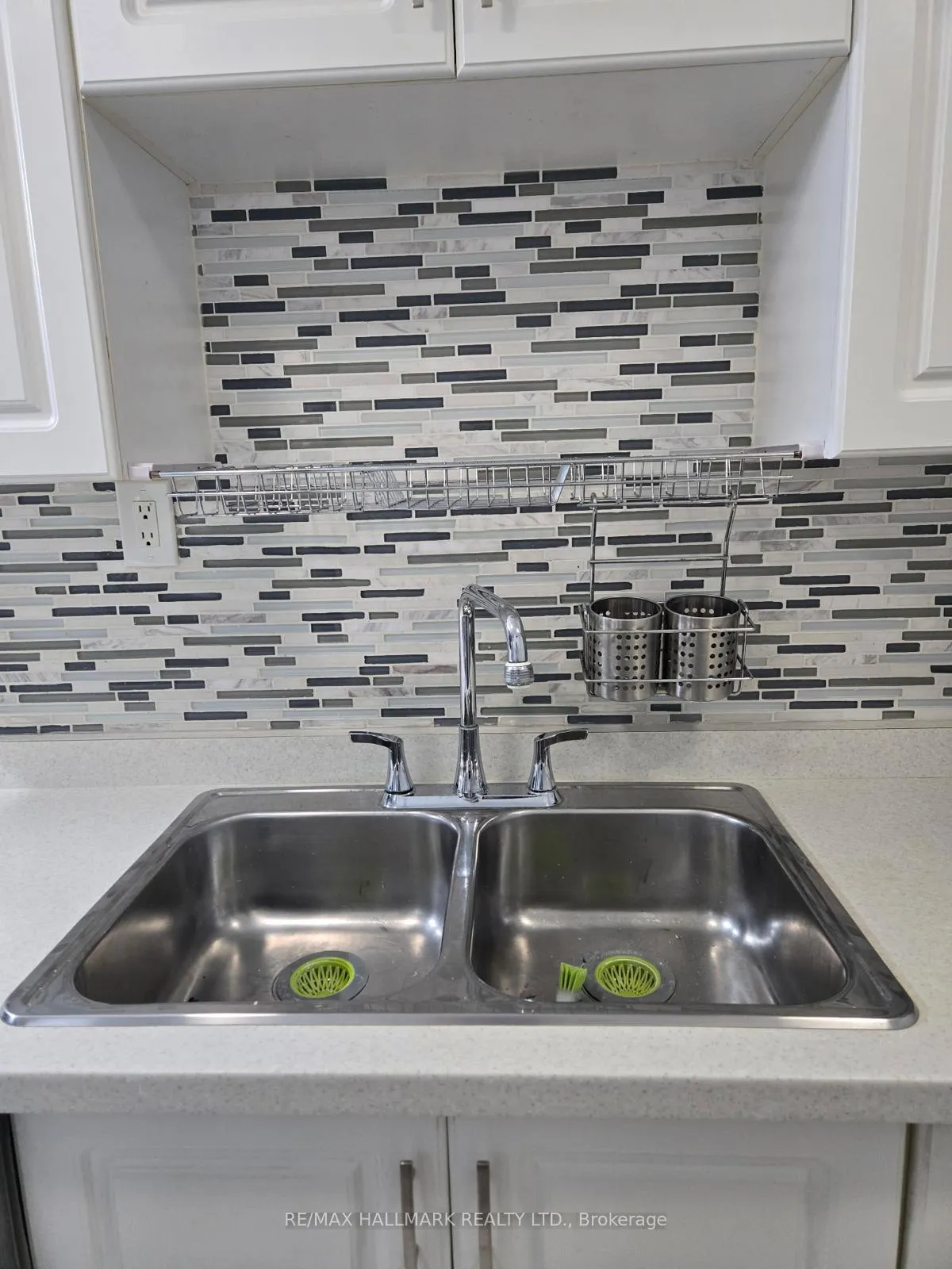 Photo 11 of 2 Lady Loretta Lane, Vaughan, Patterson — HOMEH