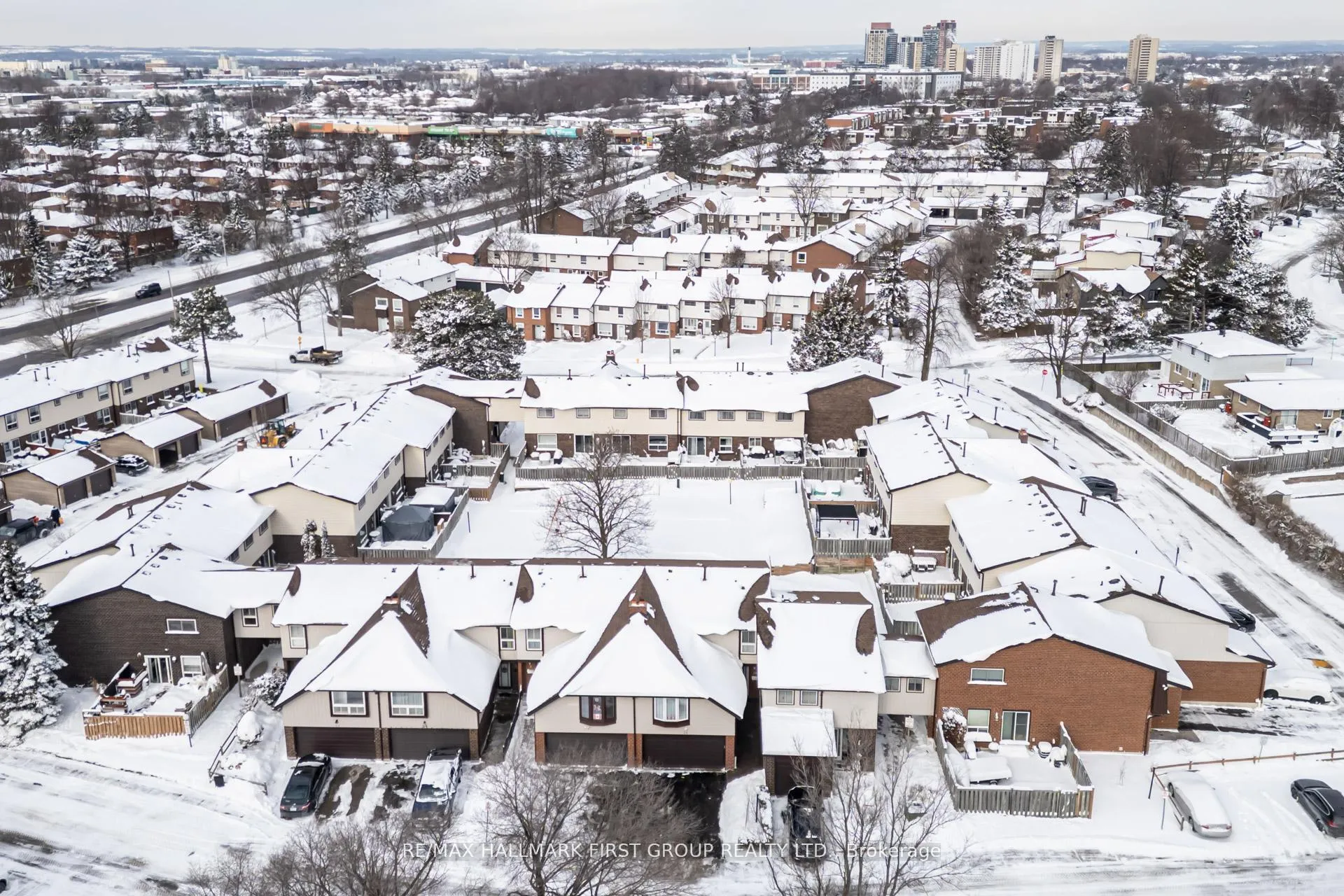 Photo 3 of 28 Jenkins Lane, Ajax, South East — HOMEH
