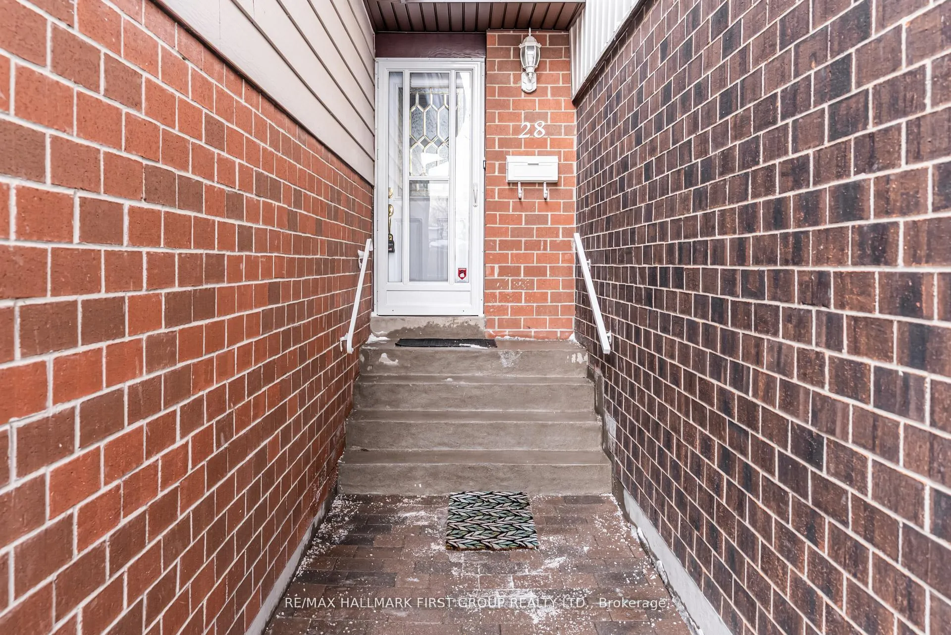 Photo 4 of 28 Jenkins Lane, Ajax, South East — HOMEH