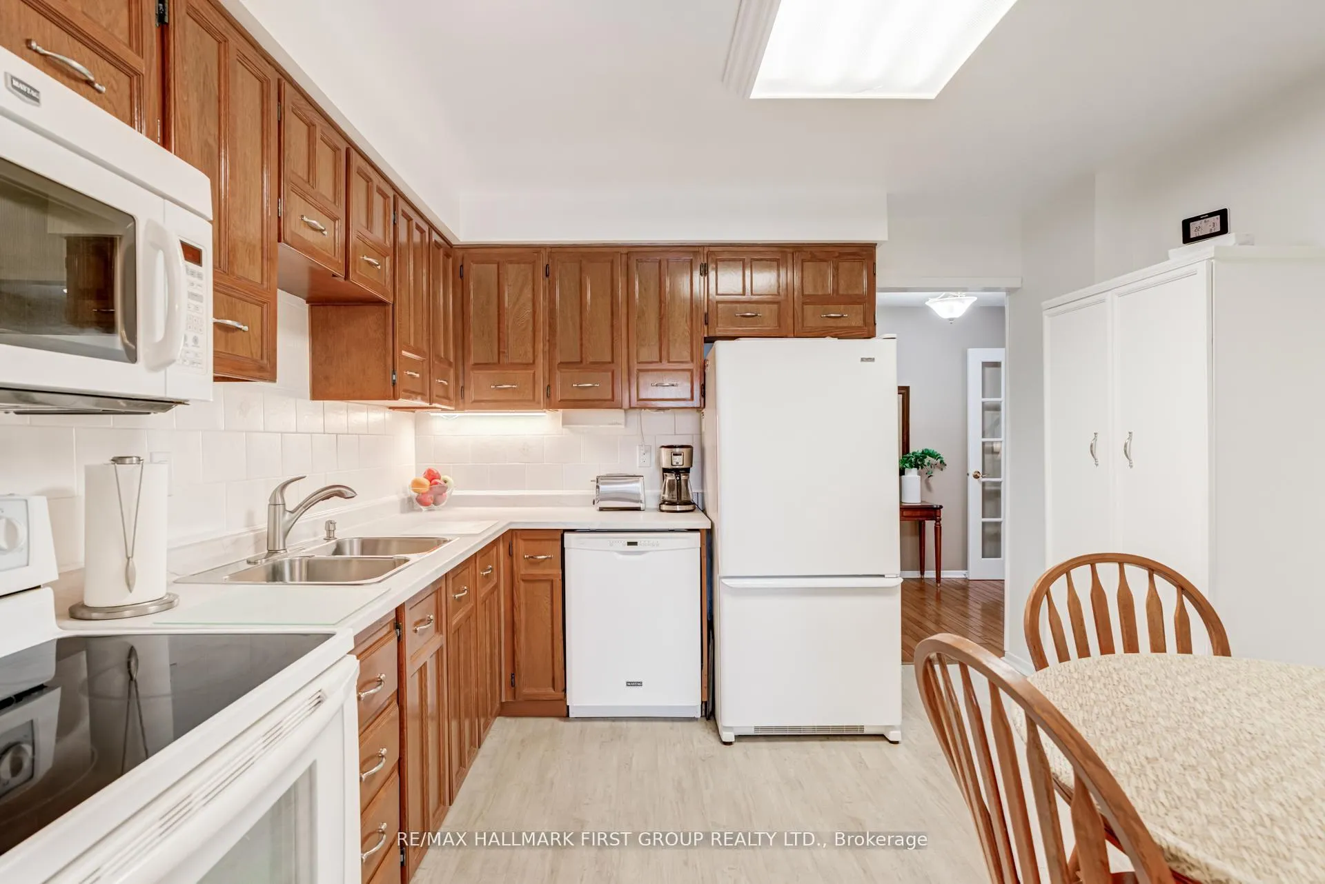 Photo 9 of 28 Jenkins Lane, Ajax, South East — HOMEH