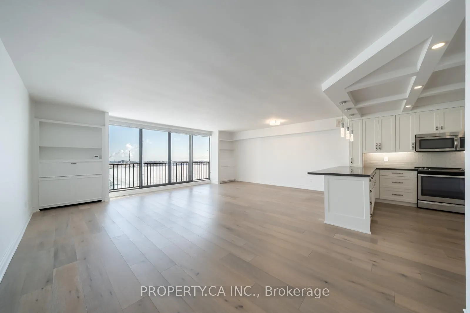 Front of Unit 2804, 33 Harbour Square