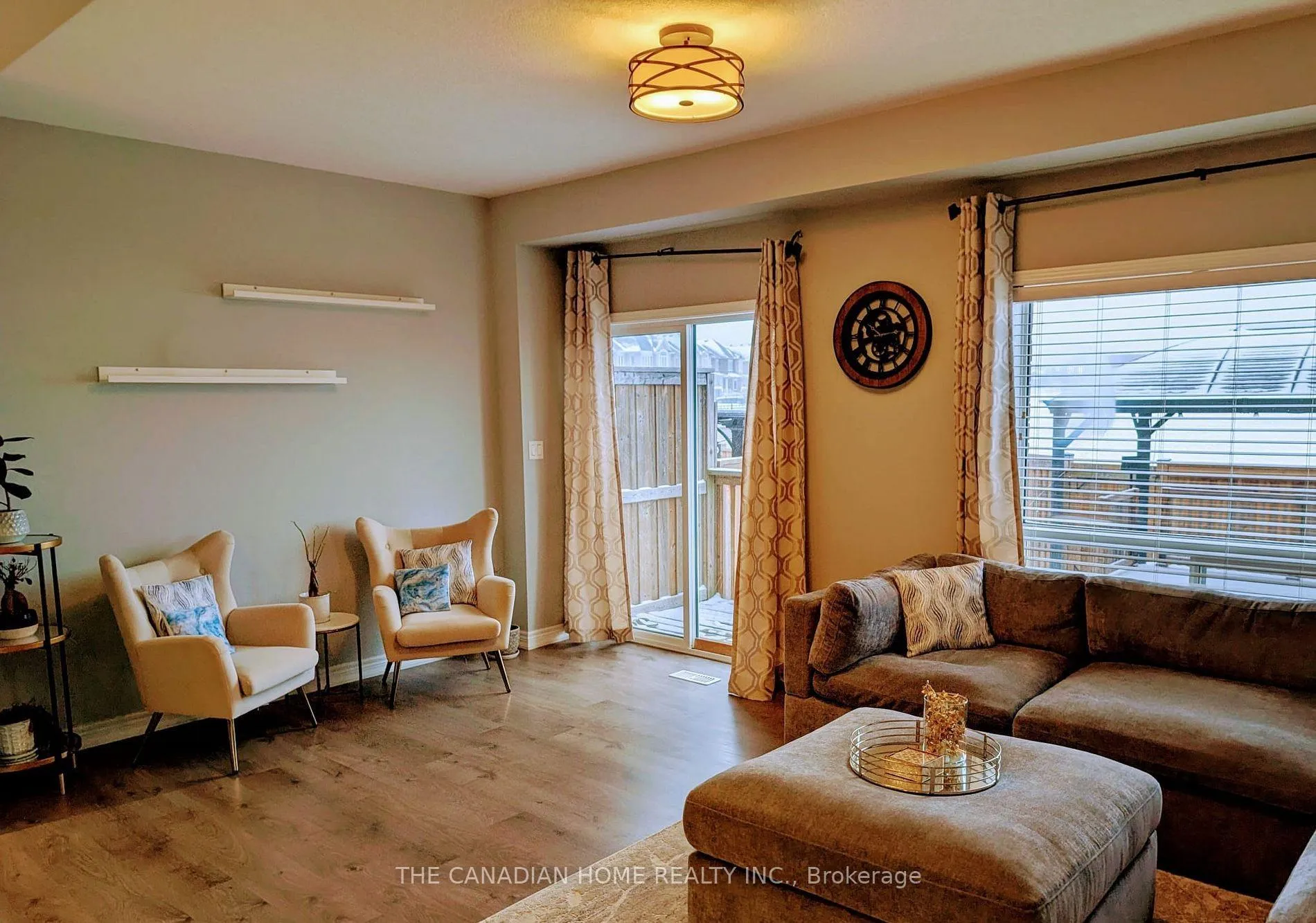 Photo 3 of 137 Lormont Boulevard, Hamilton, Stoney Creek — HOMEH