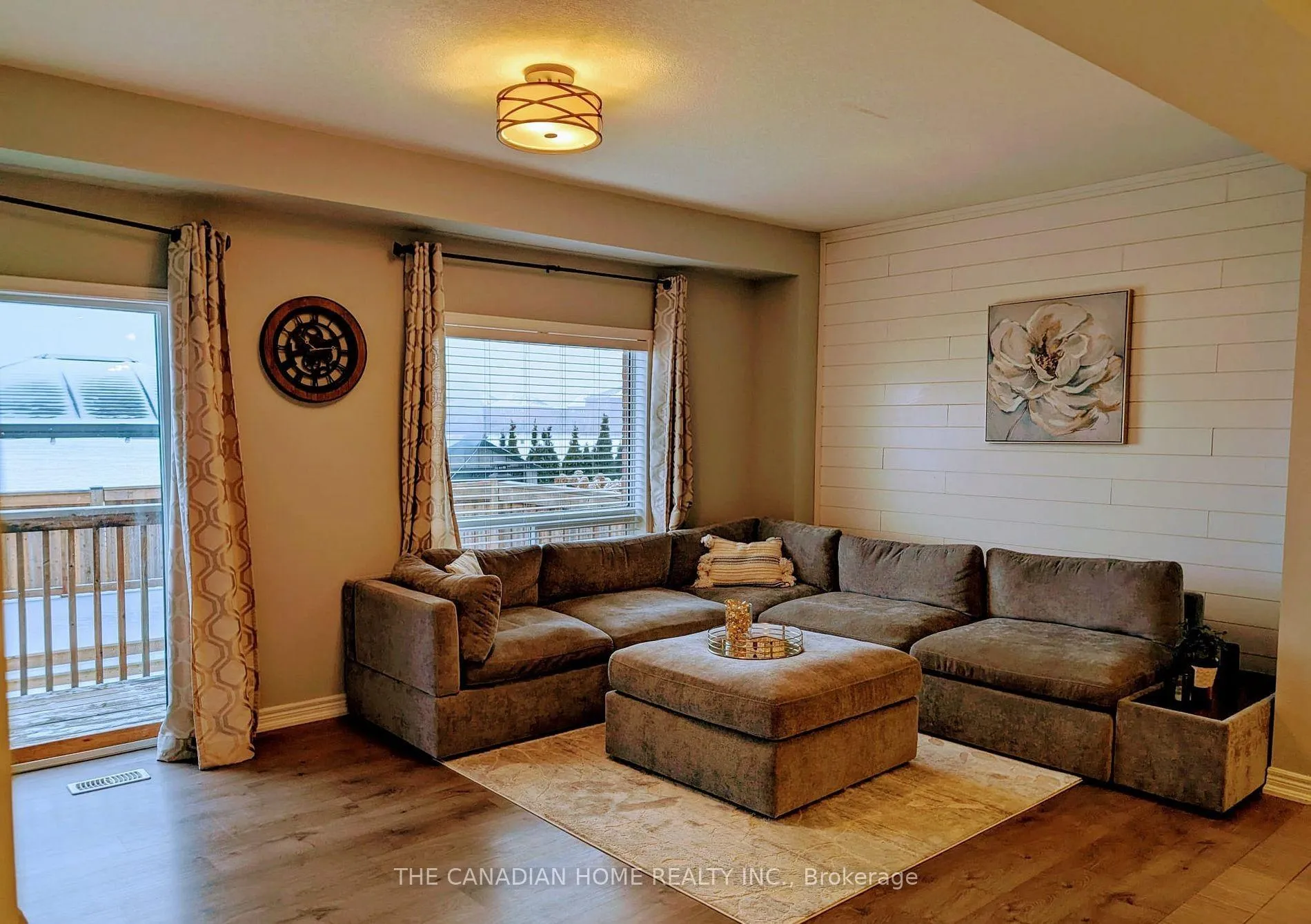 Photo 4 of 137 Lormont Boulevard, Hamilton, Stoney Creek — HOMEH