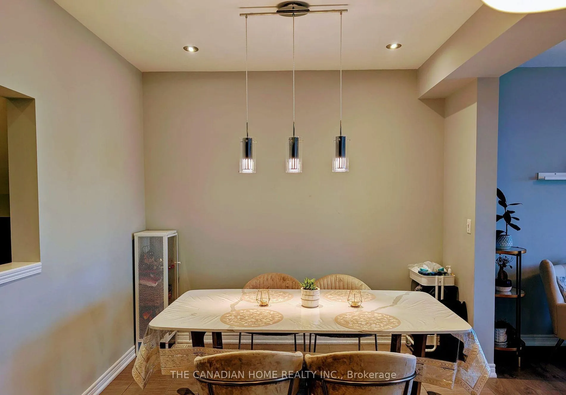 Photo 5 of 137 Lormont Boulevard, Hamilton, Stoney Creek — HOMEH