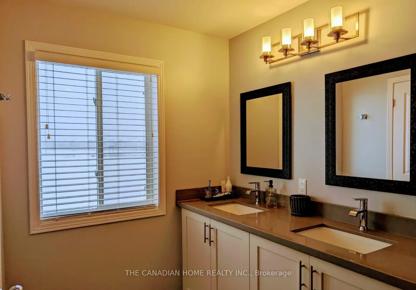 Photo 16 of 137 Lormont Boulevard, Hamilton, Stoney Creek — HOMEH
