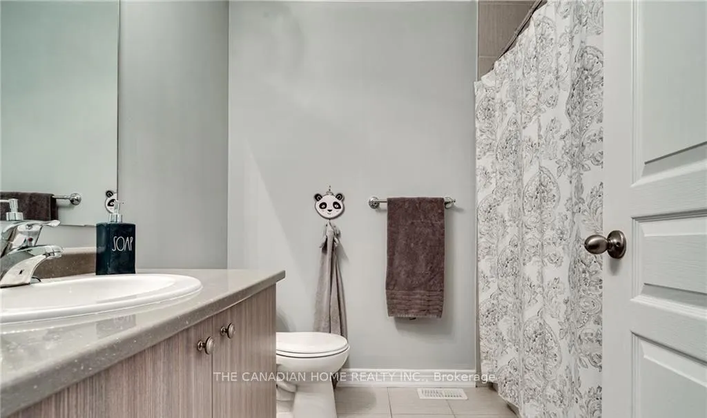 Photo 24 of 137 Lormont Boulevard, Hamilton, Stoney Creek — HOMEH