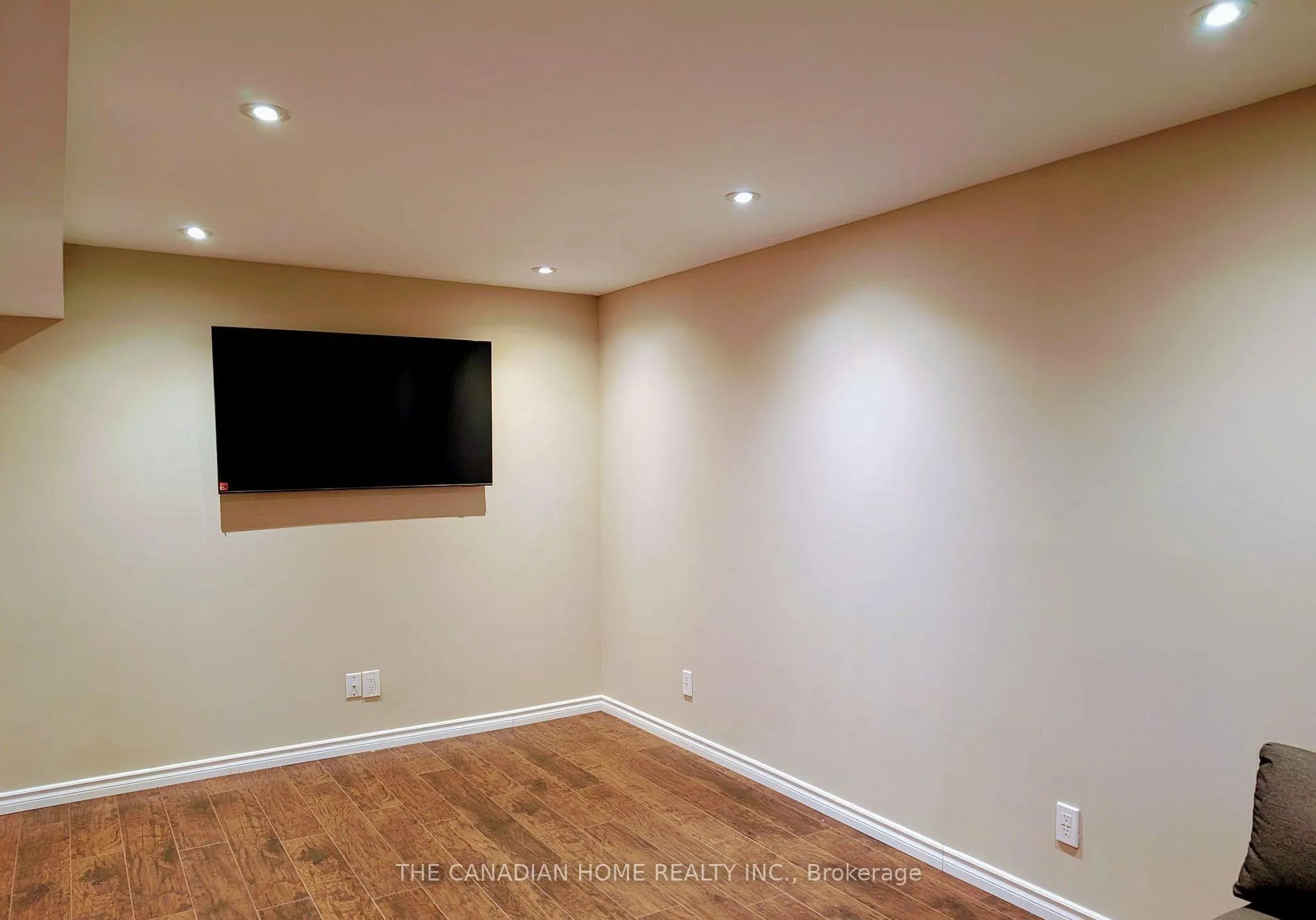 Photo 25 of 137 Lormont Boulevard, Hamilton, Stoney Creek — HOMEH