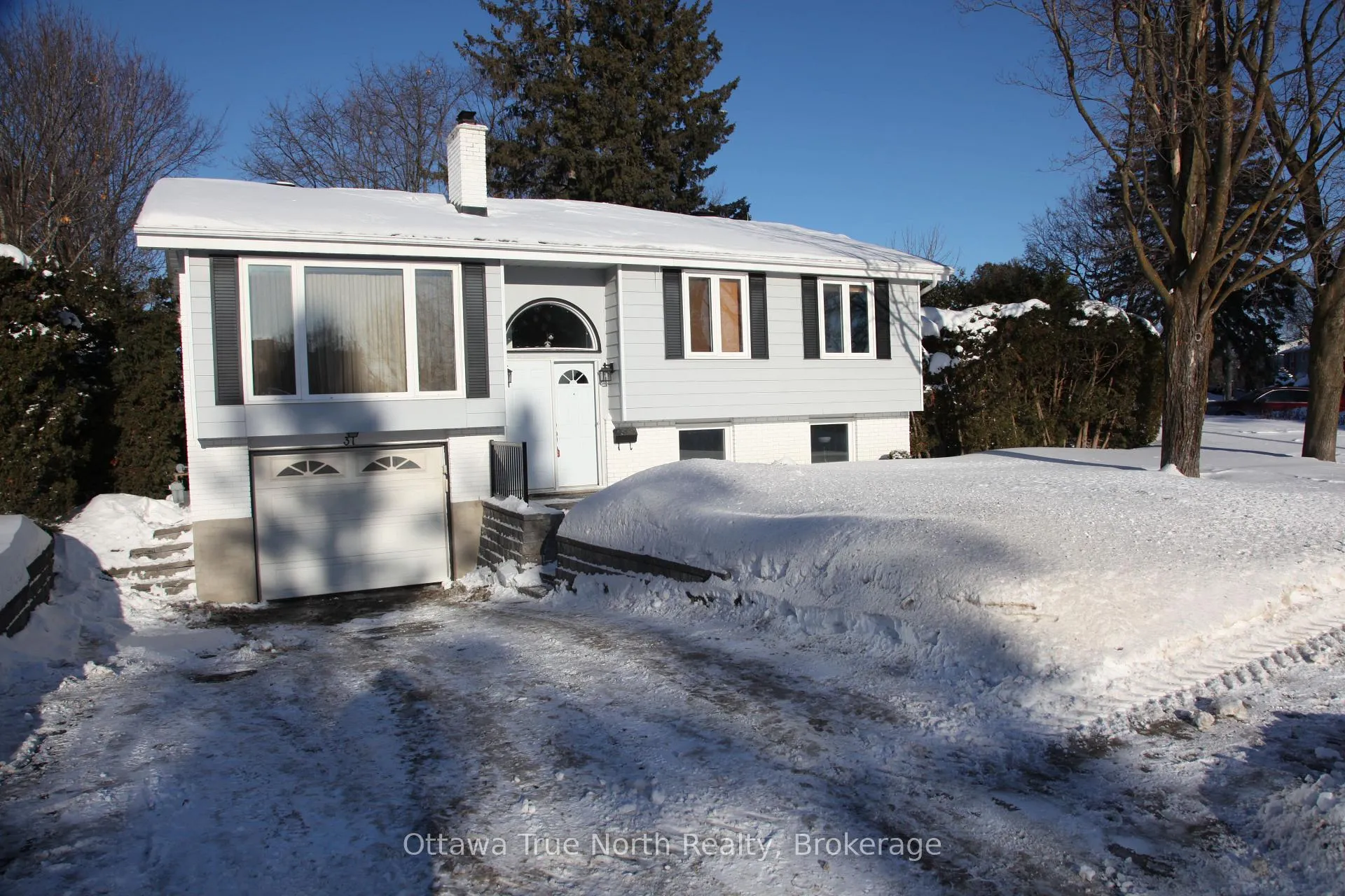Front of 31 Ashgrove Crescent