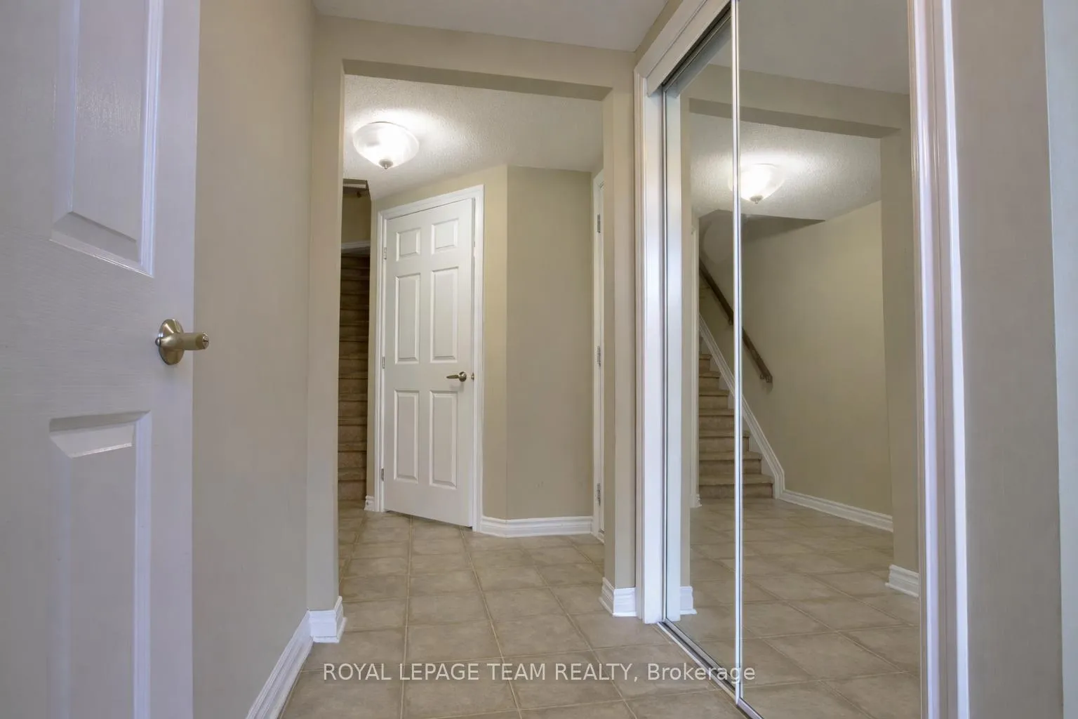 Photo 3 of 2092 Madrid Avenue, Ottawa, Barrhaven - Heritage Park — HOMEH