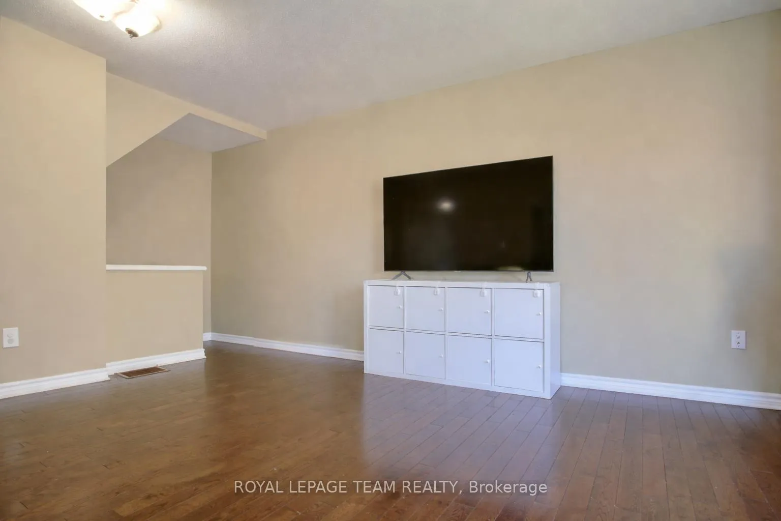 Photo 6 of 2092 Madrid Avenue, Ottawa, Barrhaven - Heritage Park — HOMEH