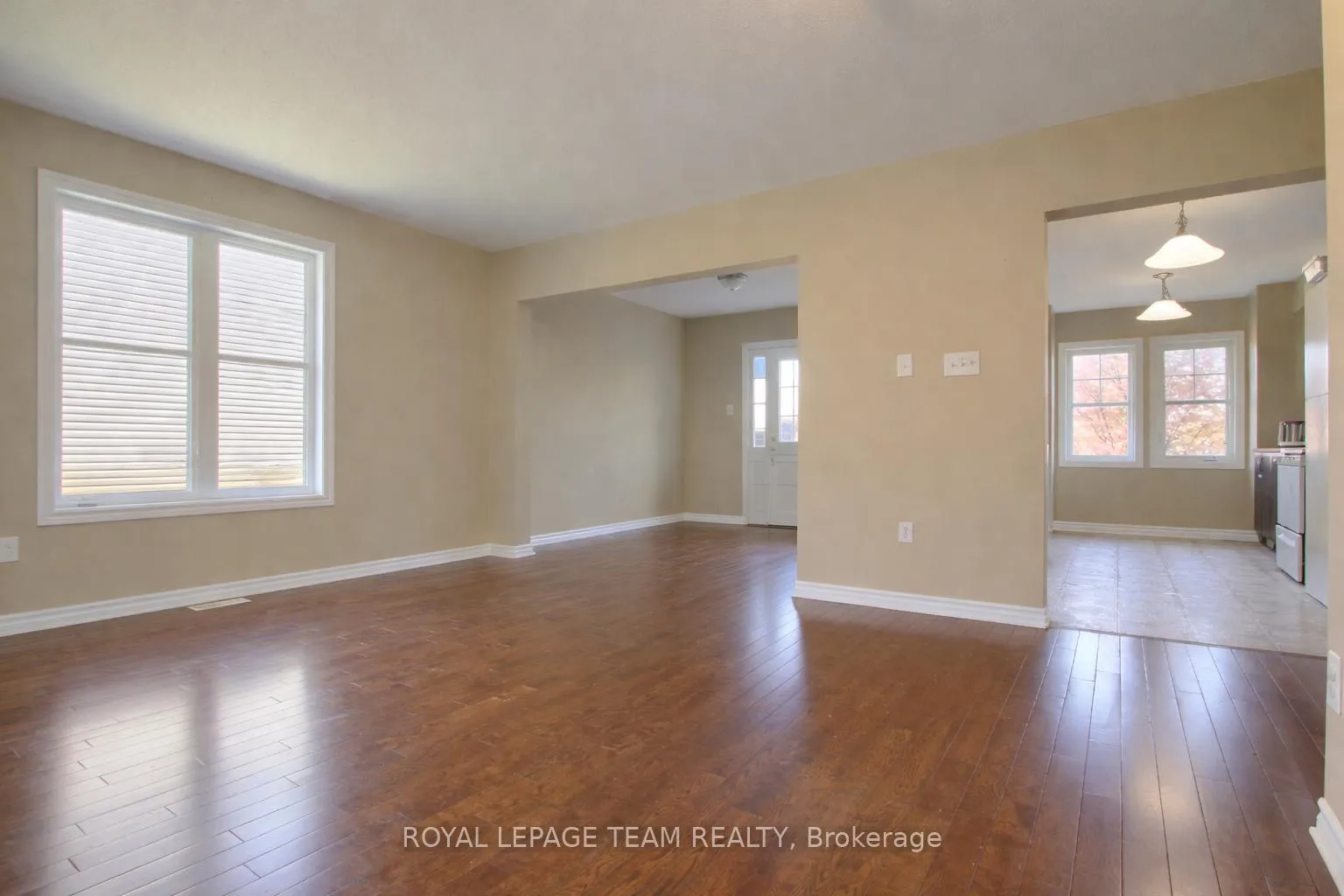 Photo 7 of 2092 Madrid Avenue, Ottawa, Barrhaven - Heritage Park — HOMEH
