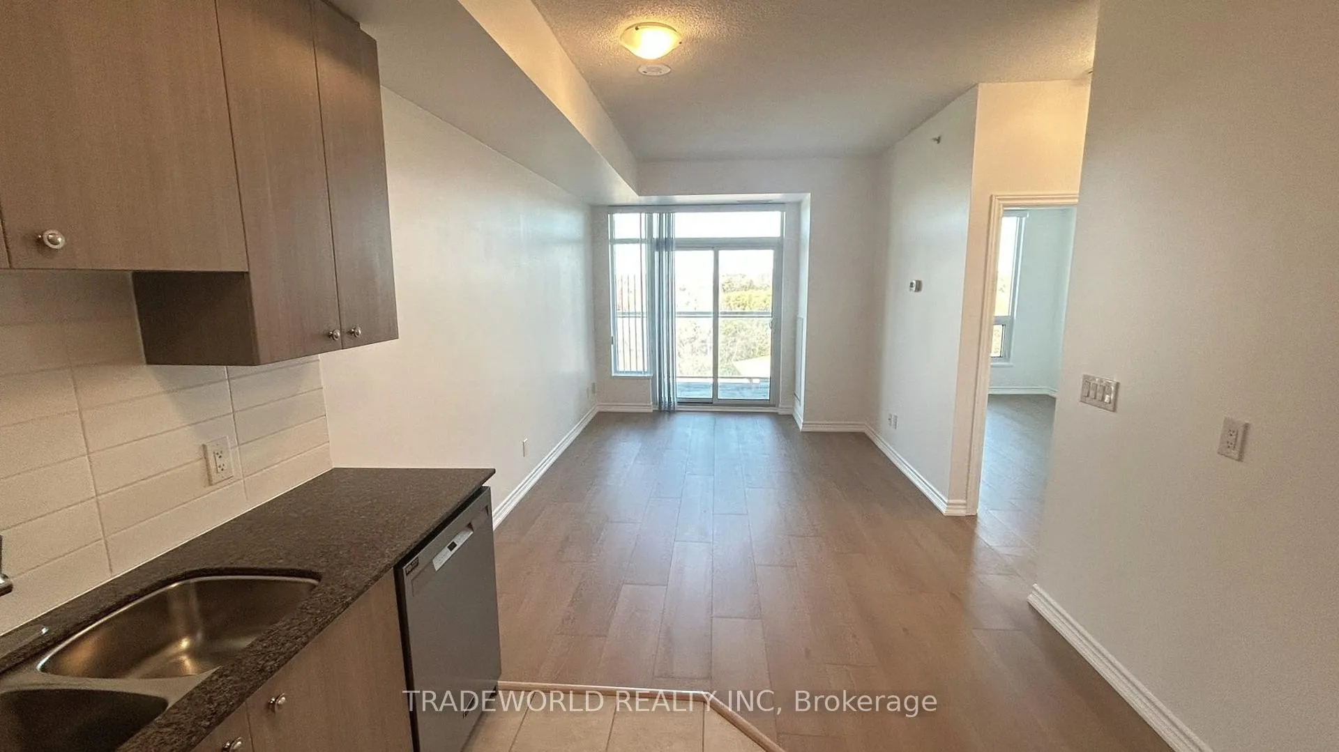 Photo 3 of Unit 719, 8323 Kennedy Road, Markham, Village Green-South Unionville — HOMEH