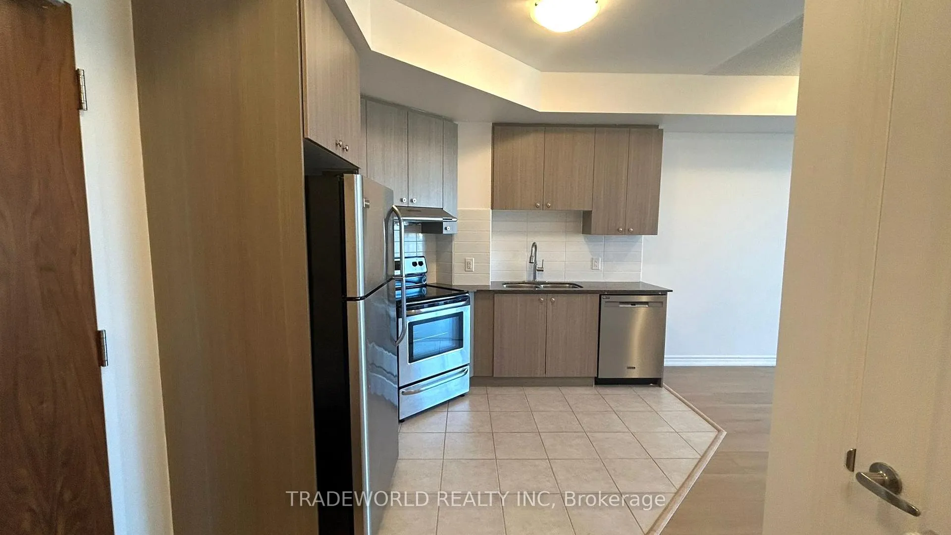 Photo 5 of Unit 719, 8323 Kennedy Road, Markham, Village Green-South Unionville — HOMEH