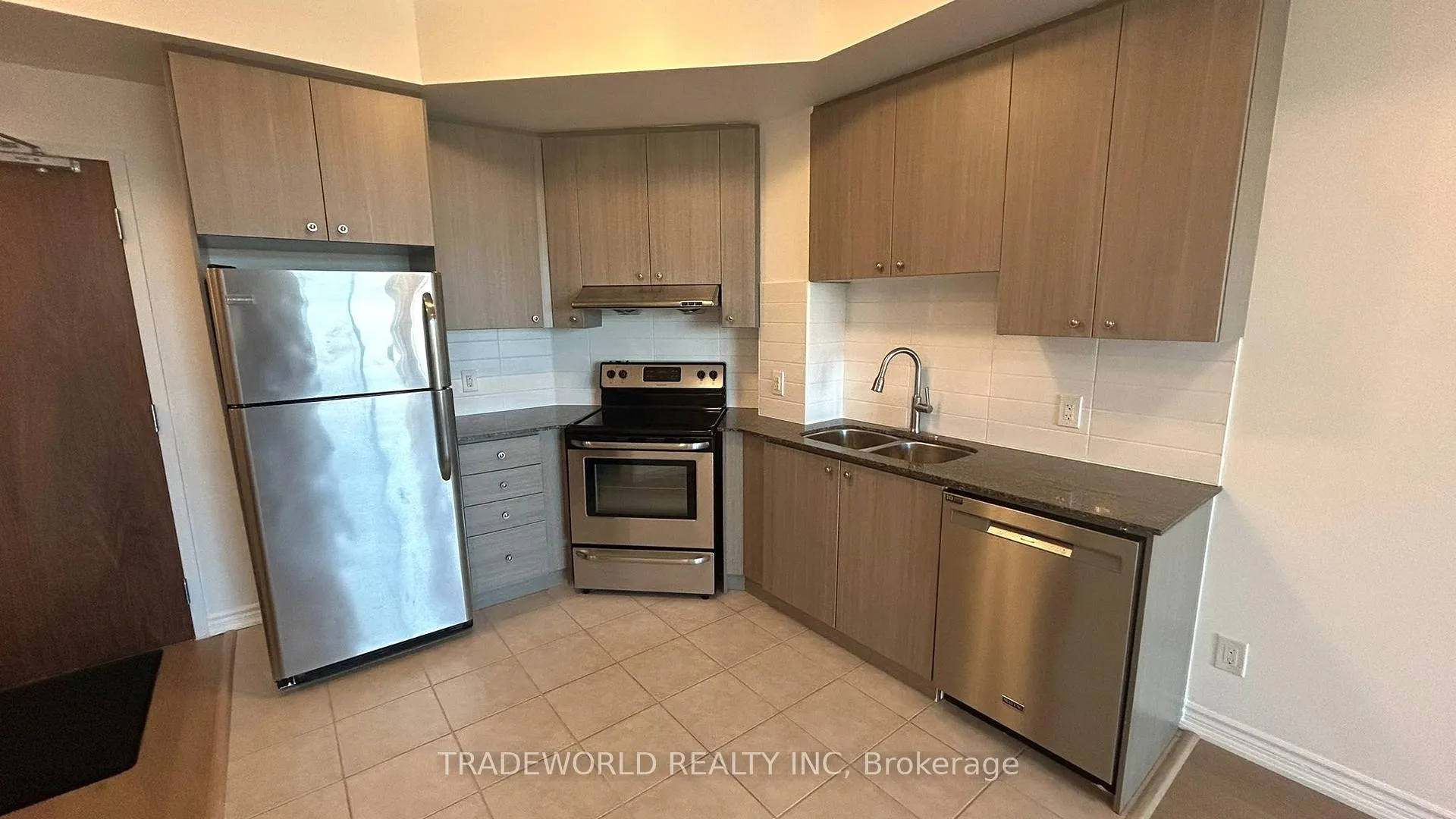 Photo 6 of Unit 719, 8323 Kennedy Road, Markham, Village Green-South Unionville — HOMEH