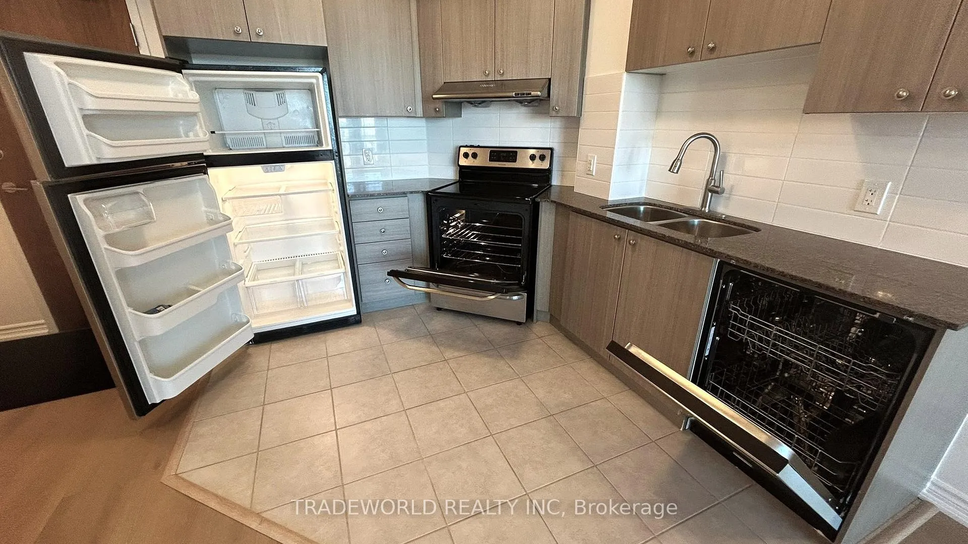 Photo 8 of Unit 719, 8323 Kennedy Road, Markham, Village Green-South Unionville — HOMEH