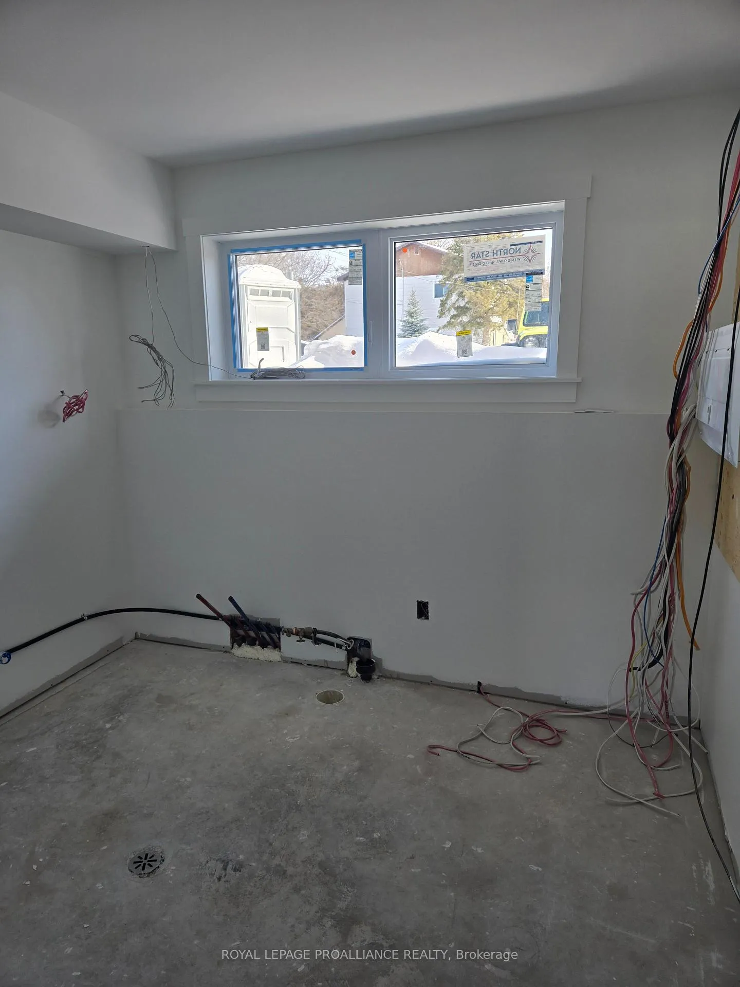 Photo 6 of Unit 3, 92 Lywood Street, Belleville, Thurlow Ward — HOMEH