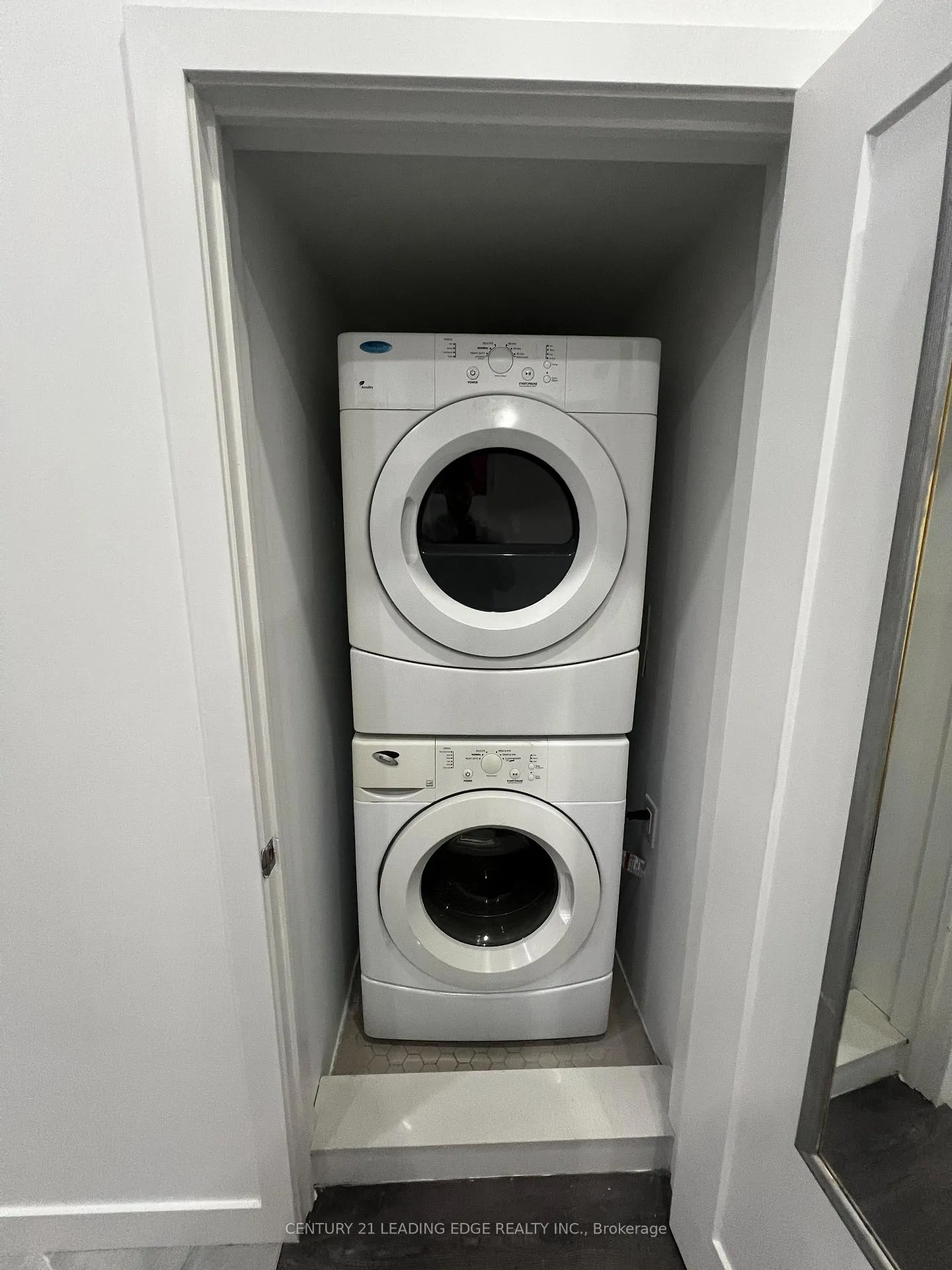 Photo 4 of Unit Unit A, 1375 Bathurst Street, Toronto, Casa Loma — HOMEH
