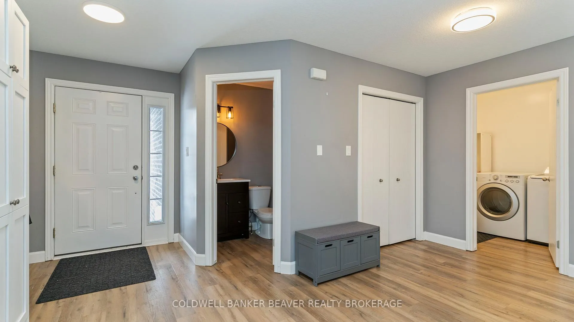 Photo 3 of 3234 Meadowgate Boulevard, London, South U — HOMEH