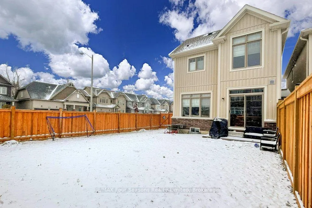 Photo 5 of 35 Kirby Avenue, Collingwood — HOMEH