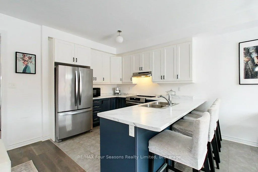 Photo 9 of 35 Kirby Avenue, Collingwood — HOMEH