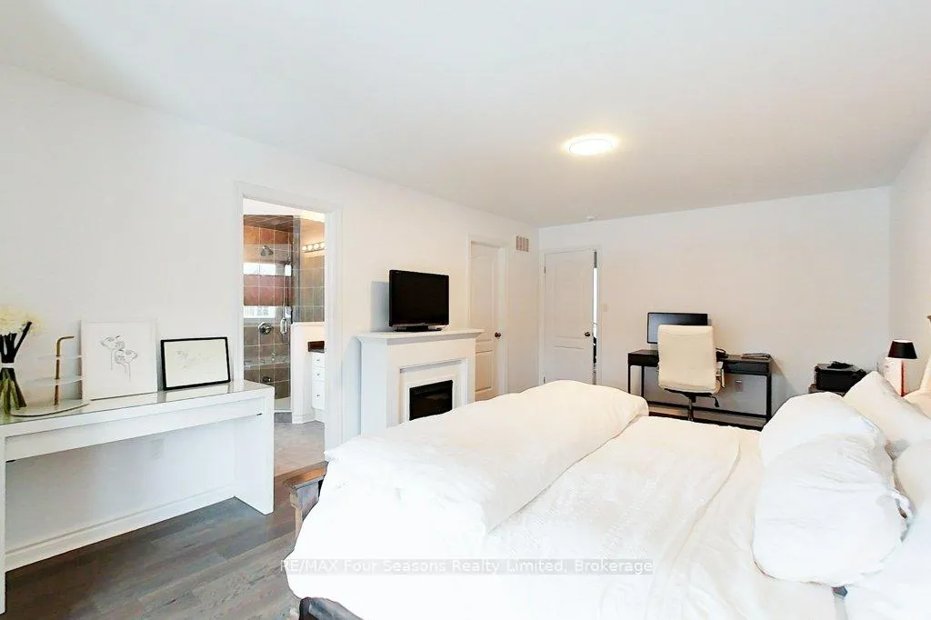Photo 33 of 35 Kirby Avenue, Collingwood — HOMEH