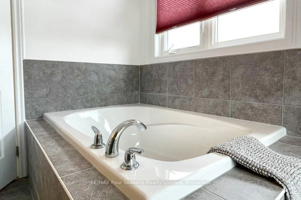 Photo 35 of 35 Kirby Avenue, Collingwood — HOMEH