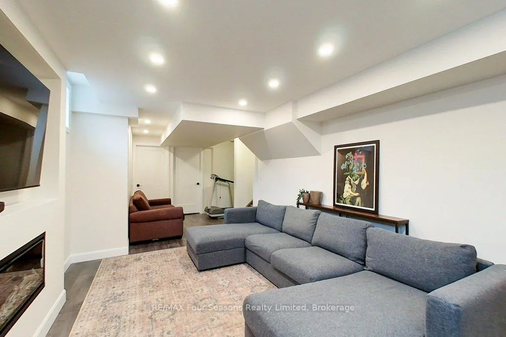 Photo 39 of 35 Kirby Avenue, Collingwood — HOMEH