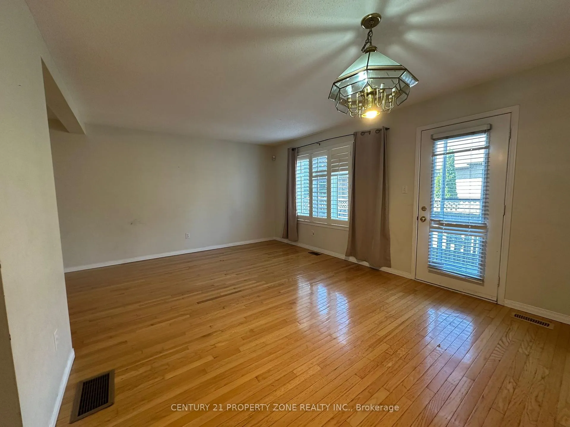 Photo 4 of Unit 35, 1889 Upper Wentworth Street, Hamilton, Allison — HOMEH