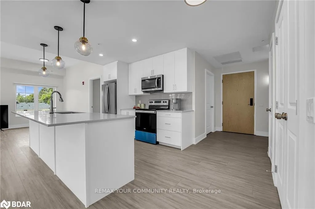Photo 3 of Unit 211, 121 Mary Street, Clearview, Creemore — HOMEH