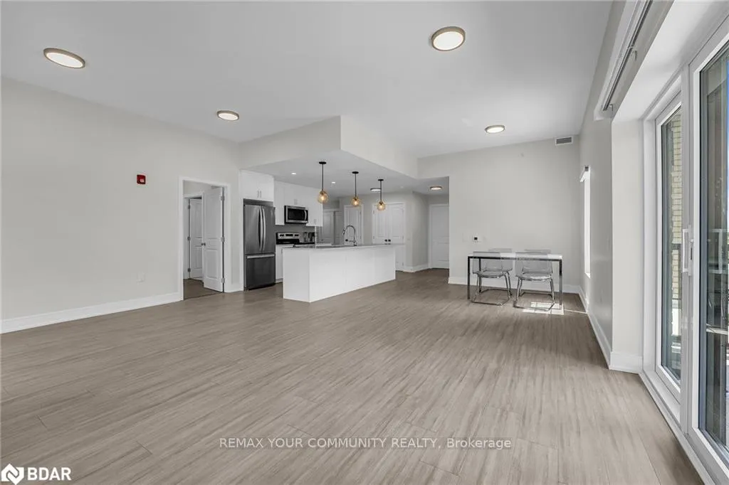 Photo 9 of Unit 211, 121 Mary Street, Clearview, Creemore — HOMEH