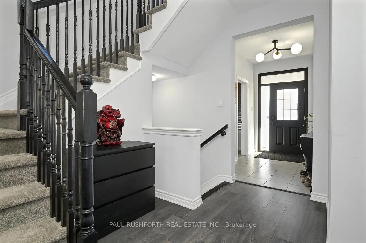Photo 3 of 45 Mudminnow Crescent, Ottawa, Avalon West — HOMEH