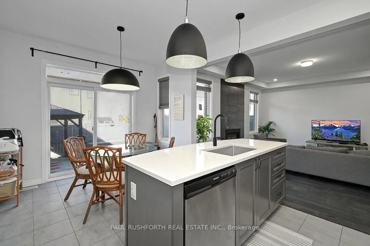 Photo 10 of 45 Mudminnow Crescent, Ottawa, Avalon West — HOMEH
