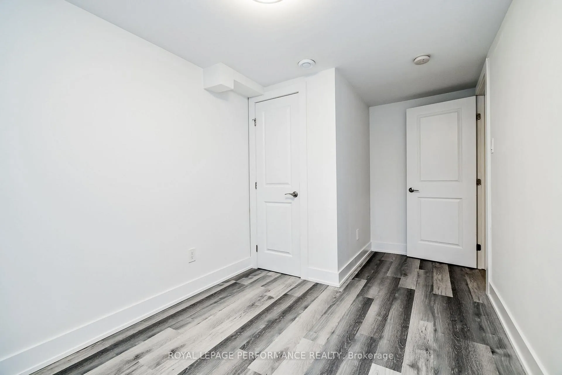 Photo 17 of Unit B, 36 Largo Crescent, Ottawa, Meadowlands/Crestview — HOMEH