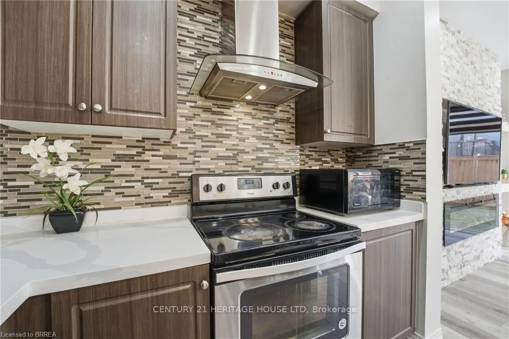 Photo 7 of 29 Arnold Marshall Boulevard, Haldimand — HOMEH