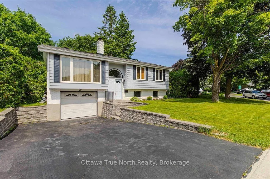 Photo 3 of 31 Ashgrove Crescent, Ottawa, Briargreen — HOMEH