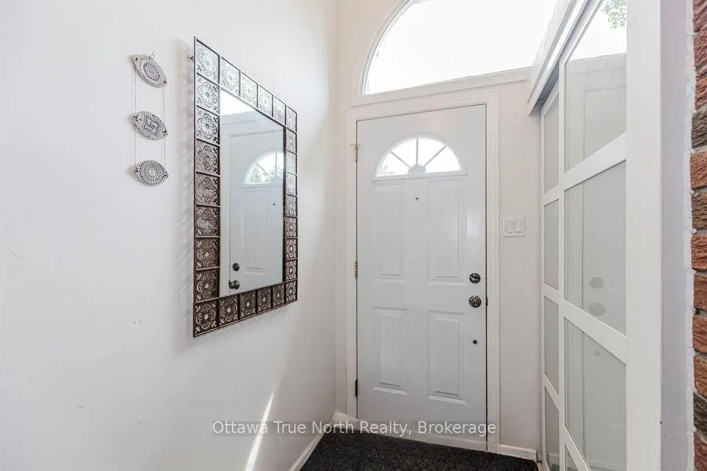 Photo 4 of 31 Ashgrove Crescent, Ottawa, Briargreen — HOMEH
