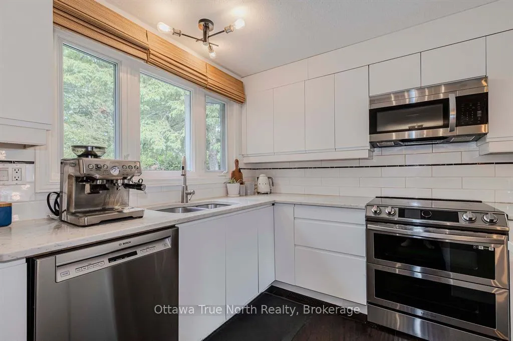 Photo 12 of 31 Ashgrove Crescent, Ottawa, Briargreen — HOMEH