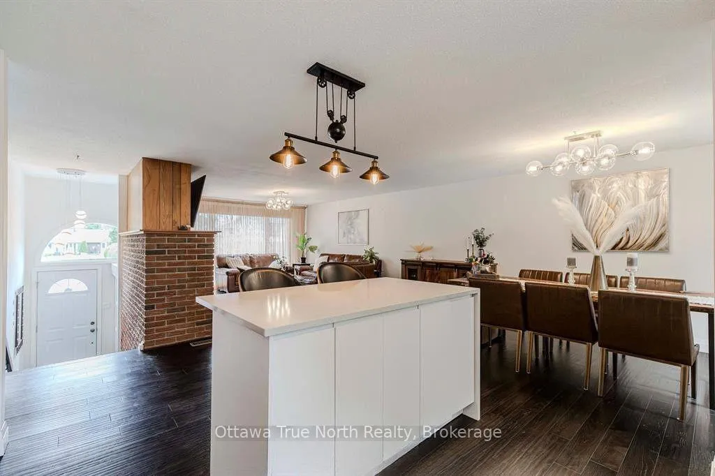 Photo 15 of 31 Ashgrove Crescent, Ottawa, Briargreen — HOMEH