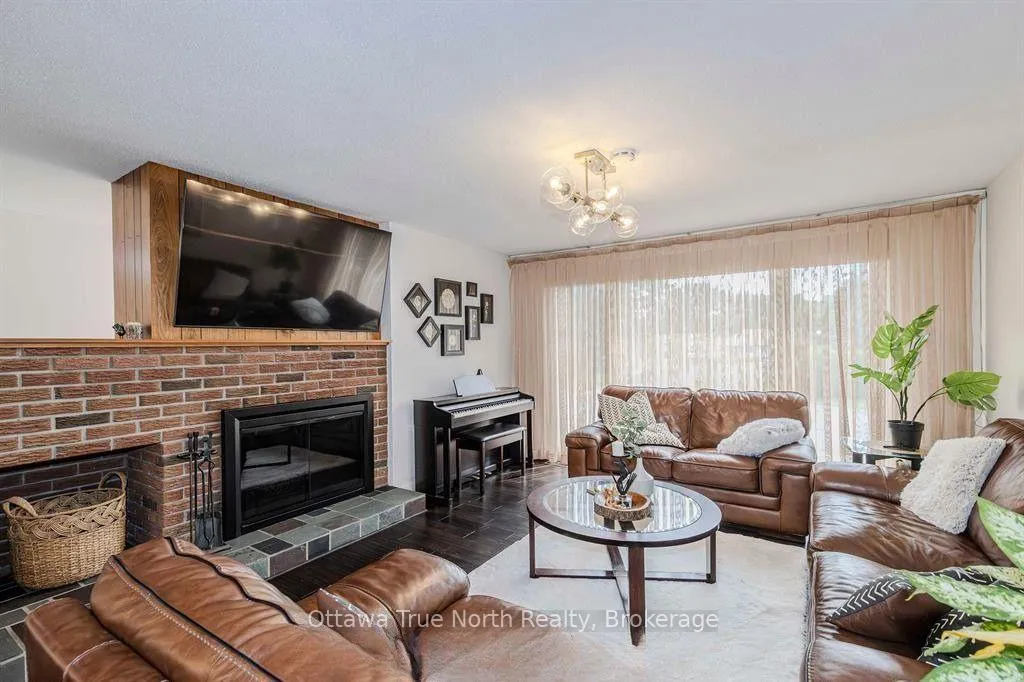 Photo 23 of 31 Ashgrove Crescent, Ottawa, Briargreen — HOMEH