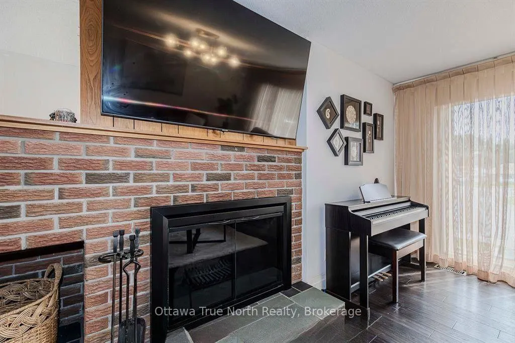 Photo 24 of 31 Ashgrove Crescent, Ottawa, Briargreen — HOMEH