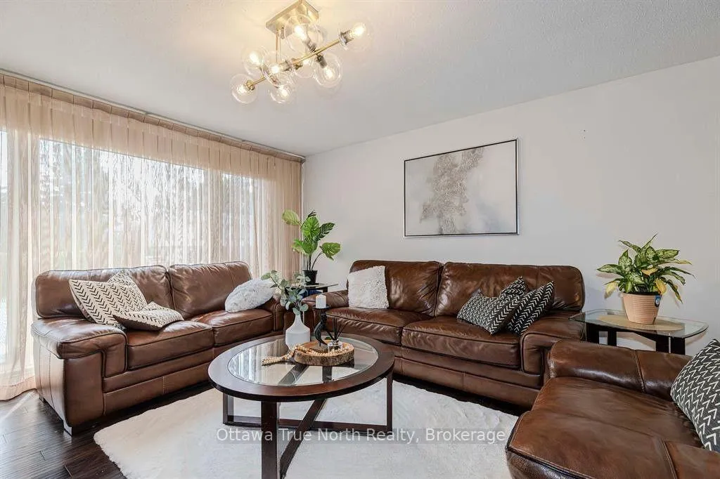 Photo 25 of 31 Ashgrove Crescent, Ottawa, Briargreen — HOMEH