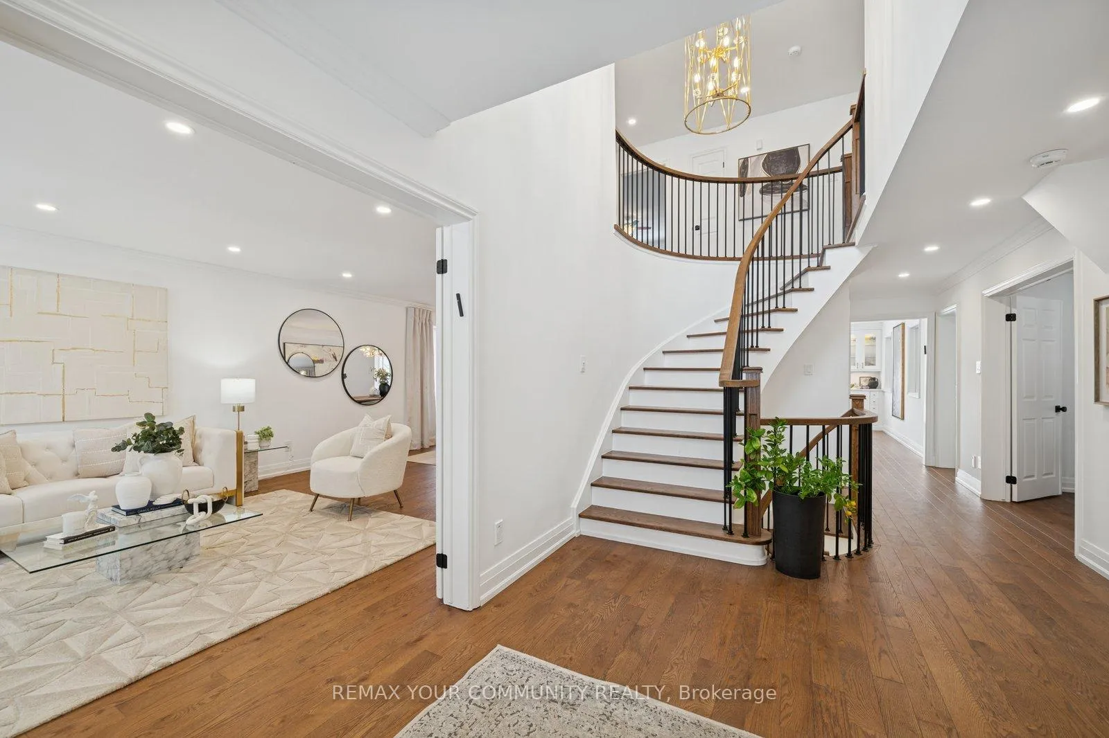 Photo 5 of 139 Franklin Avenue, Vaughan, Crestwood-Springfarm-Yorkhill — HOMEH