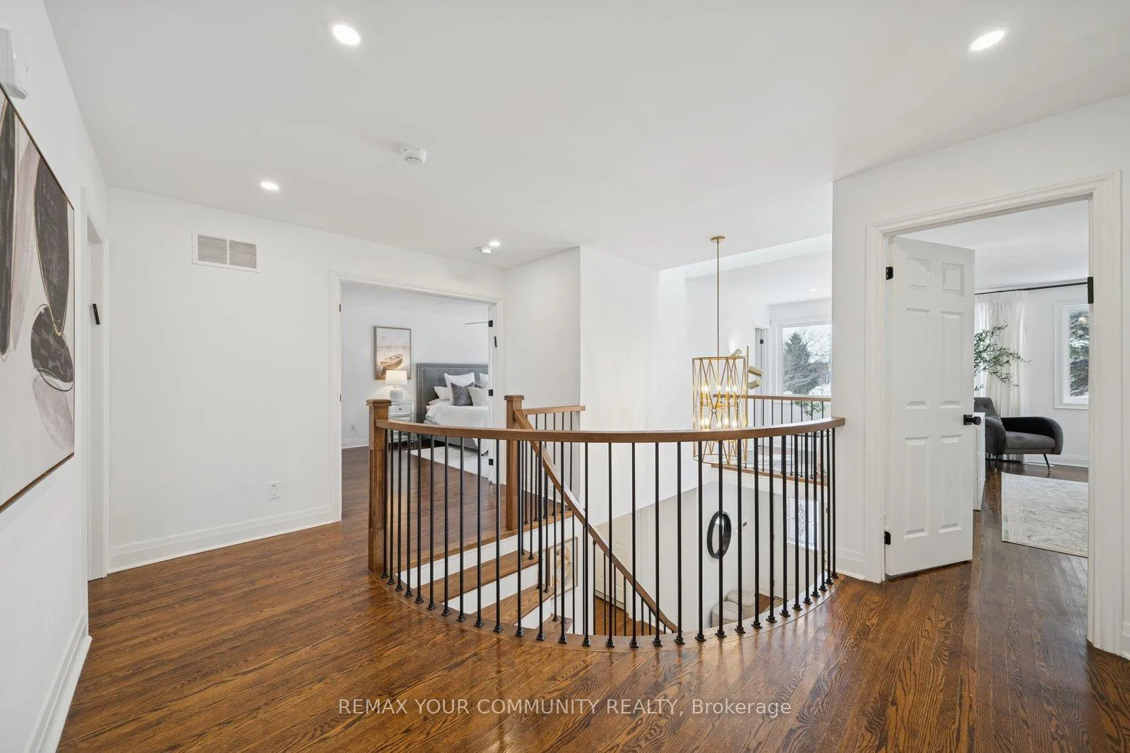 Photo 15 of 139 Franklin Avenue, Vaughan, Crestwood-Springfarm-Yorkhill — HOMEH