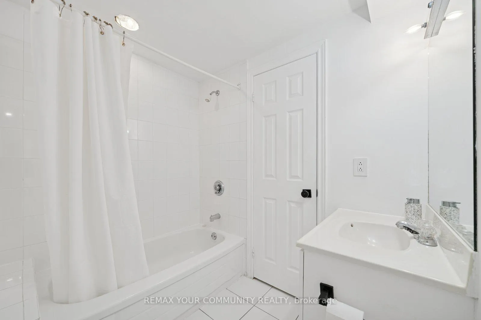 Photo 26 of 139 Franklin Avenue, Vaughan, Crestwood-Springfarm-Yorkhill — HOMEH