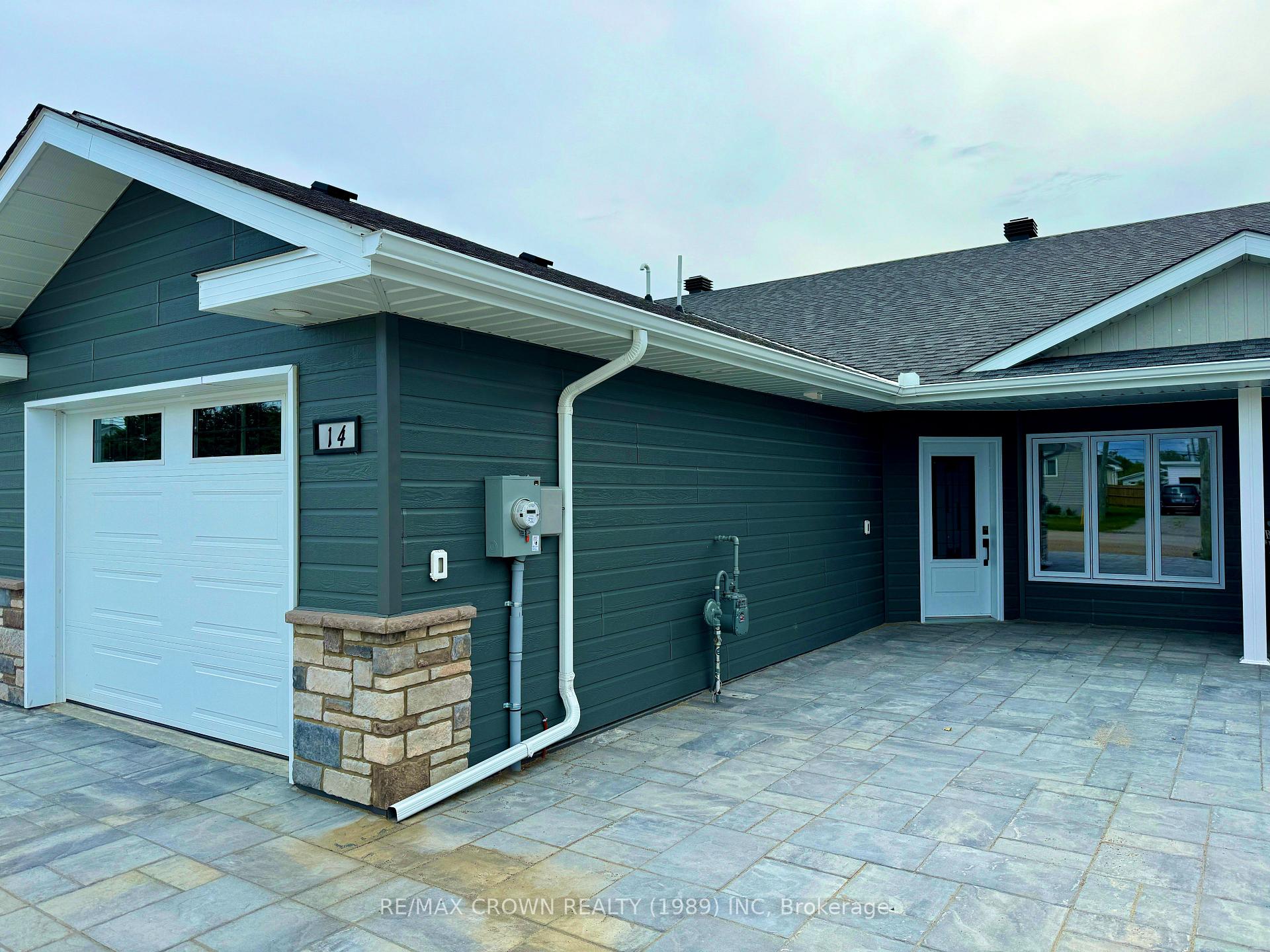Photo 1 of 14 Golf Street, Kapuskasing — HOMEH