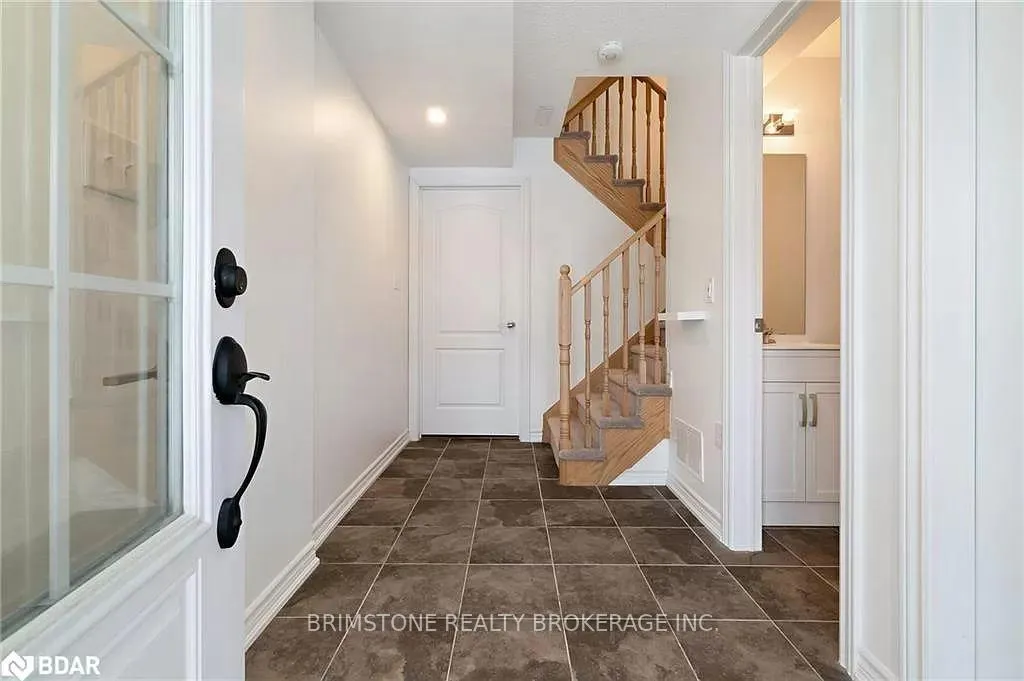 Photo 3 of 46 Andean Lane, Barrie, Rural Barrie Southwest — HOMEH