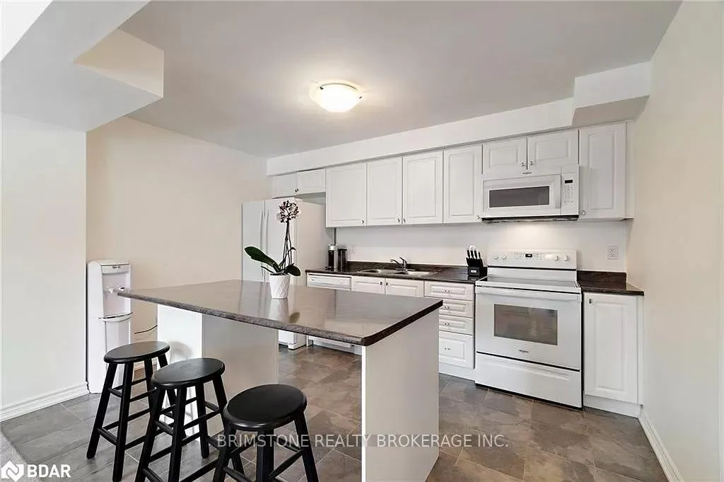 Photo 6 of 46 Andean Lane, Barrie, Rural Barrie Southwest — HOMEH