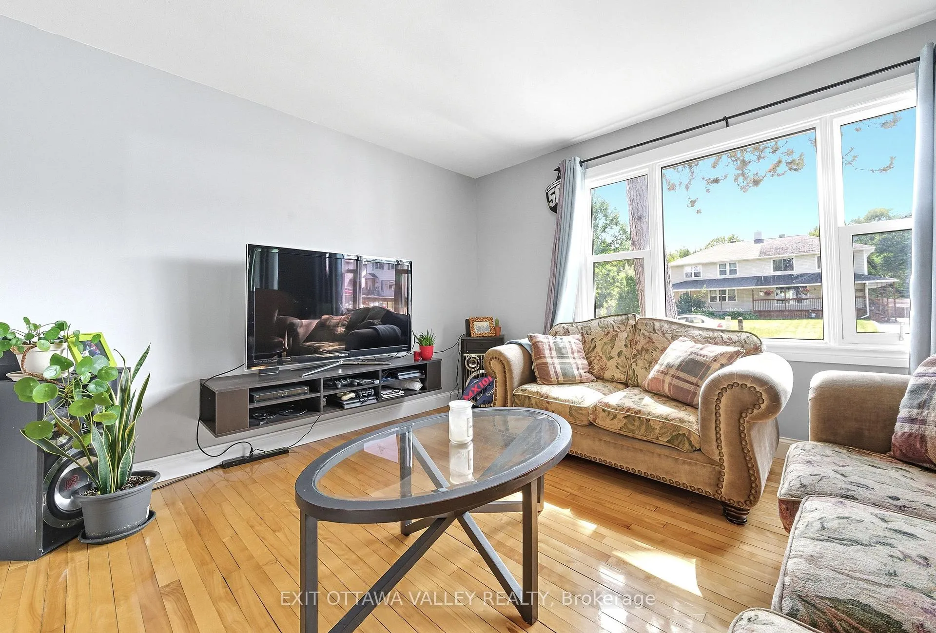 Photo 6 of 6 Faraday Crescent, Deep River — HOMEH
