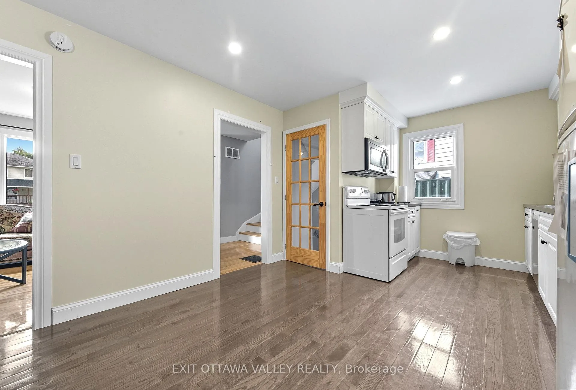 Photo 9 of 6 Faraday Crescent, Deep River — HOMEH