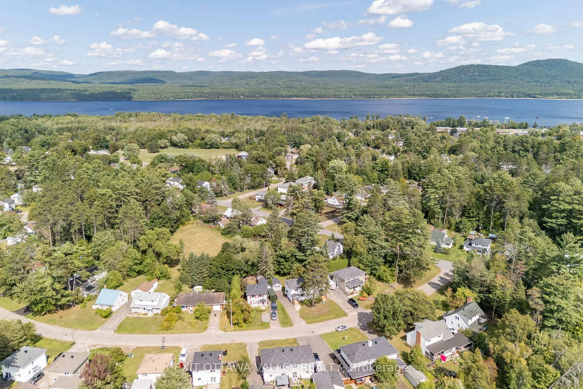 Photo 29 of 6 Faraday Crescent, Deep River — HOMEH
